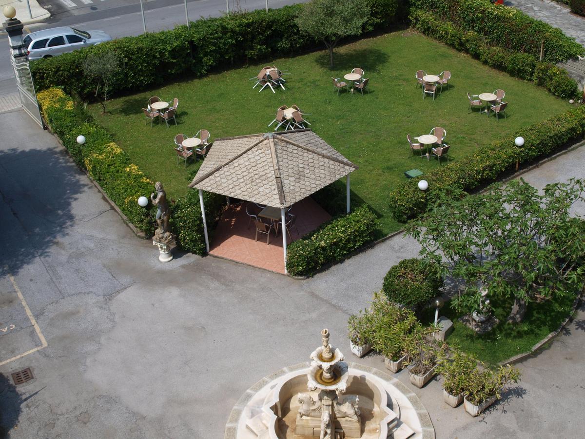 Hotel Villa Colombo Lido di Camaiore Exterior photo